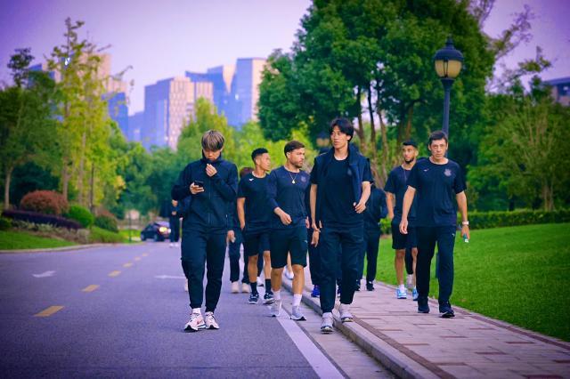 杭州欢迎您! 快10年了 东亚足球活化石重游浙江