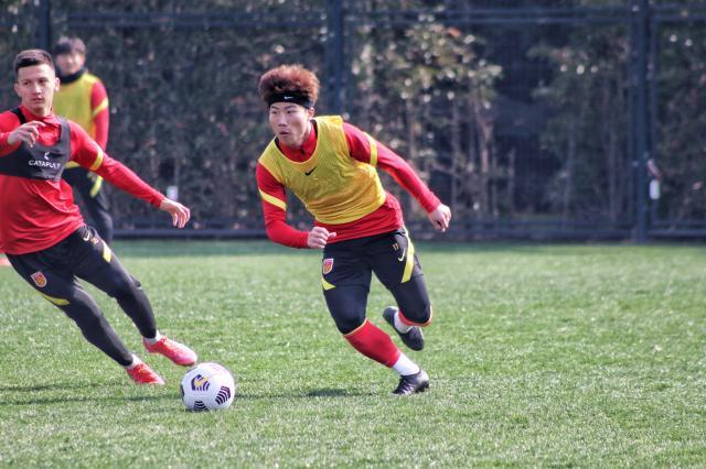 kiayun-01国奥上海集训考察锋线 要从20余人寻觅最佳组合