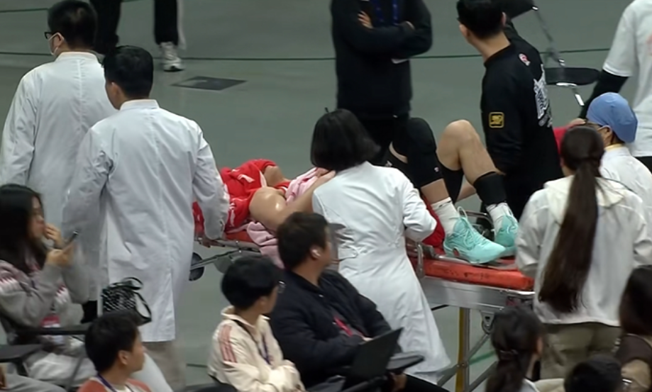 开云app-广州男篮遭遇沉重打击！郭艾伦再次遭遇重伤，恐面临赛季报销